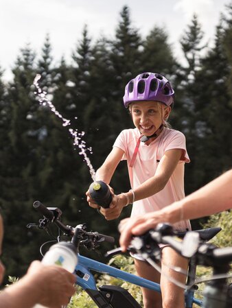 Family, fun, Mountainbike | © Konistudios