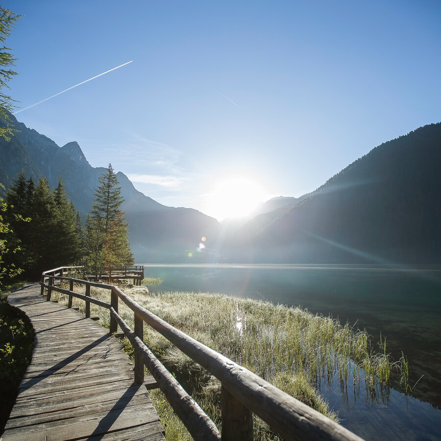 Lago, sentiero escursionistico | © Kottersteger Manuel - TVB Kronplatz