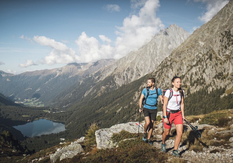 Hiking on the Staller Saddle, view of the Lake Antholz | © Kottersteger Manuel - TV Antholzertal