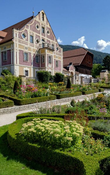 Das Volkskundemuseum im Sommer in Dietenheim. | © TV Bruneck