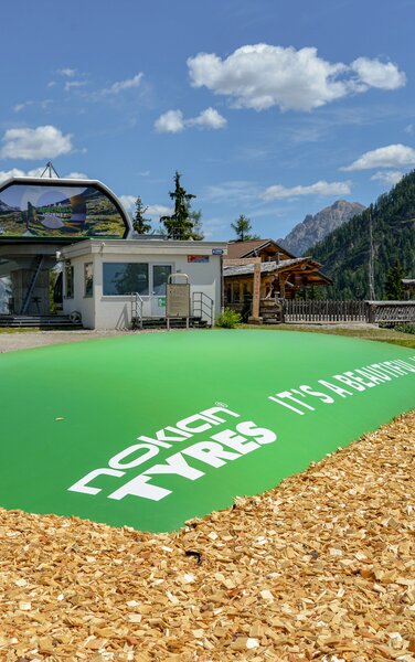 Das Trampolin für Kinder am Piz de Plaies im Sommer. | © Skirama Kronplatz