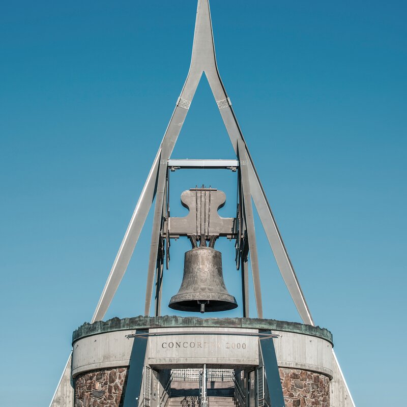 Die Friedensglocke Concordia 2000 am Gipfel des Kronplatz. | © Harald Wisthaler